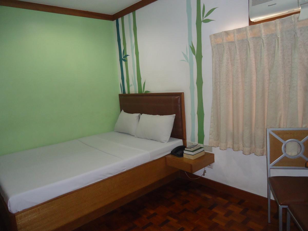 Park Bed And Breakfast Hotel Pasay Manila Eksteriør billede